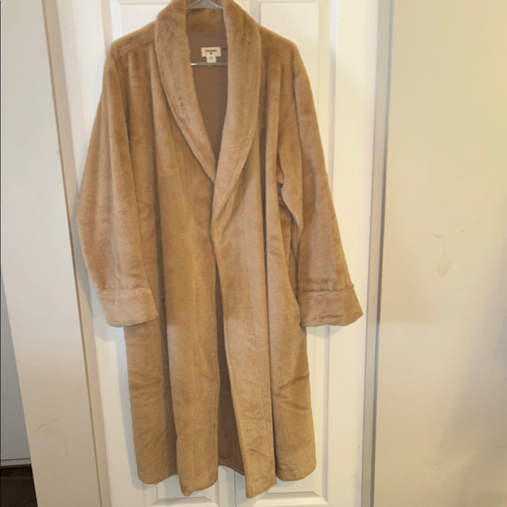 World Market Tan Women's Coat Size O/S NWOT gorgeous 2 pocket, coat 45” long